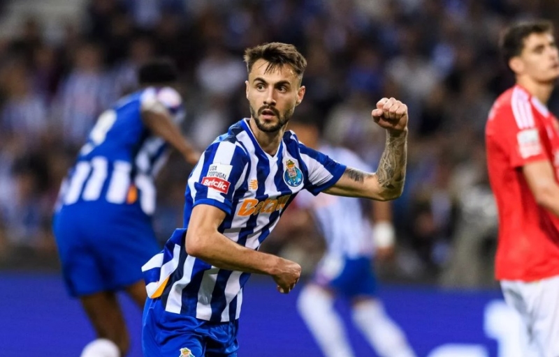 Fabio Vieira đứng trước cánh cửa chia tay Arsenal.