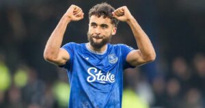 Sa thải người đại diện, Calvert-Lewin tự thương lượng với MU