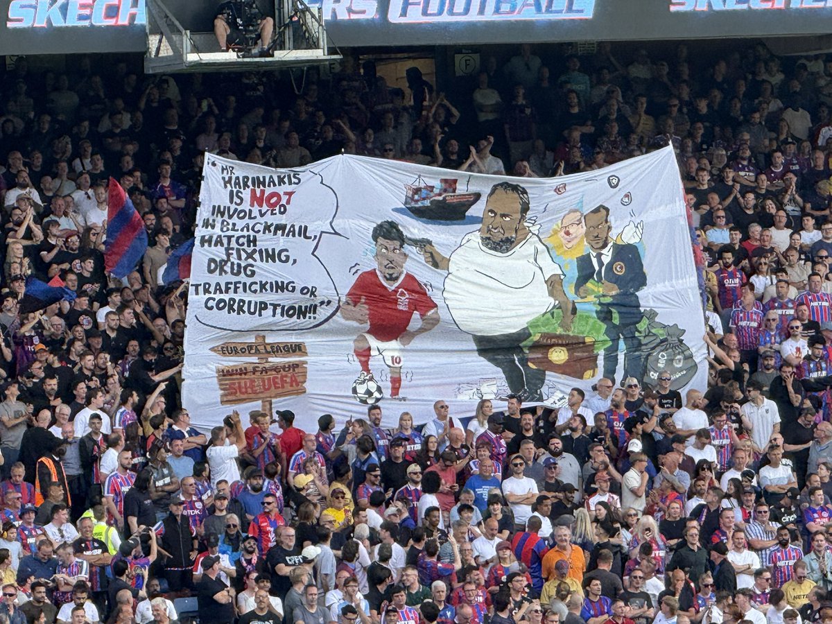 FA điều tra biểu ngữ nhắm vào chủ sở hữu Forest