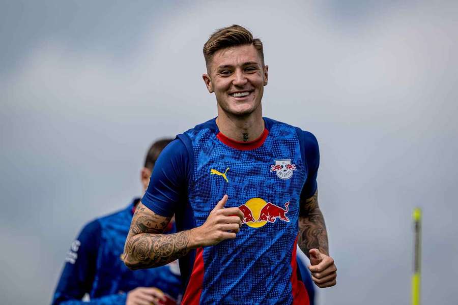 Newcastle tăng tốc vụ Benjamin Sesko