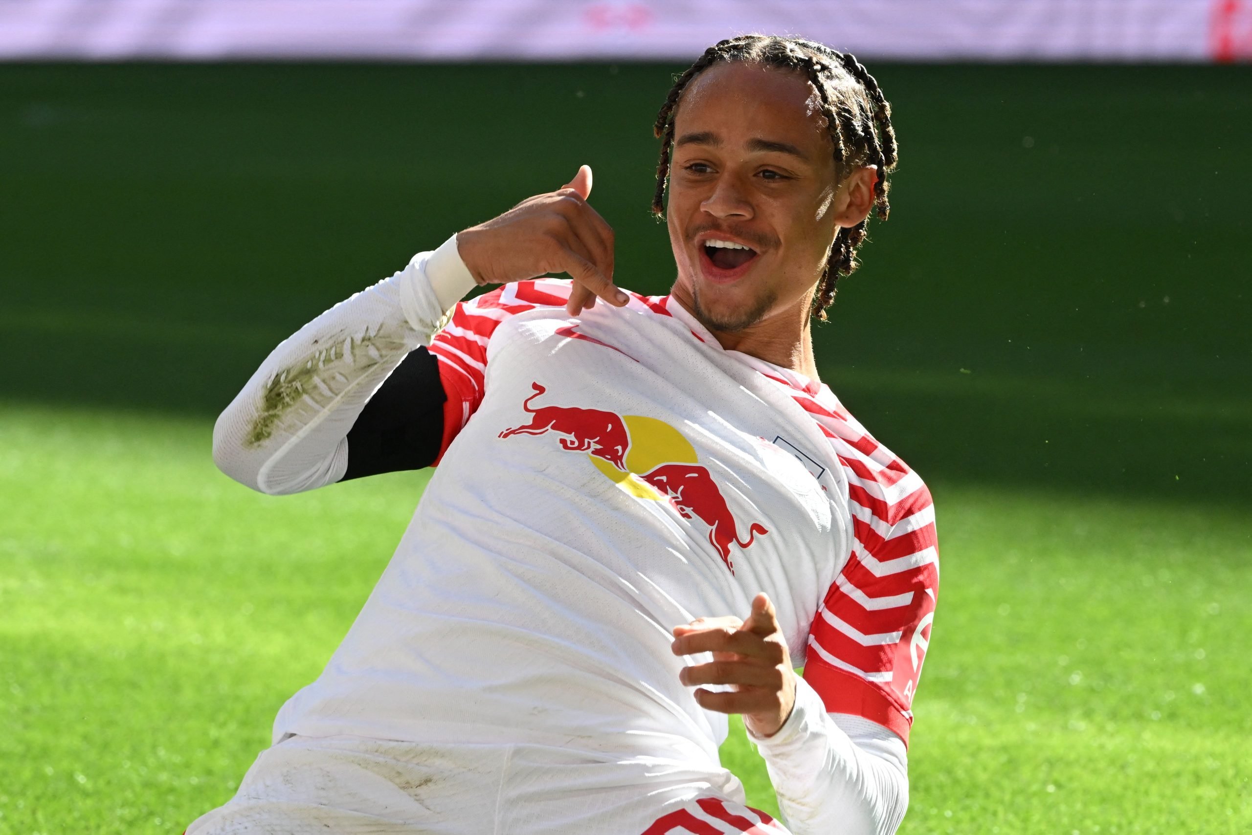 Leipzig ra giá cao cho Harvey Elliott