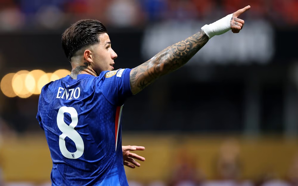 PSG quyết chi 150 triệu euro cho Enzo Fernandez