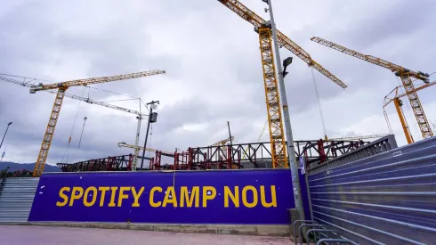 Barcelona gần ngày trở lại mái nhà Camp Nou