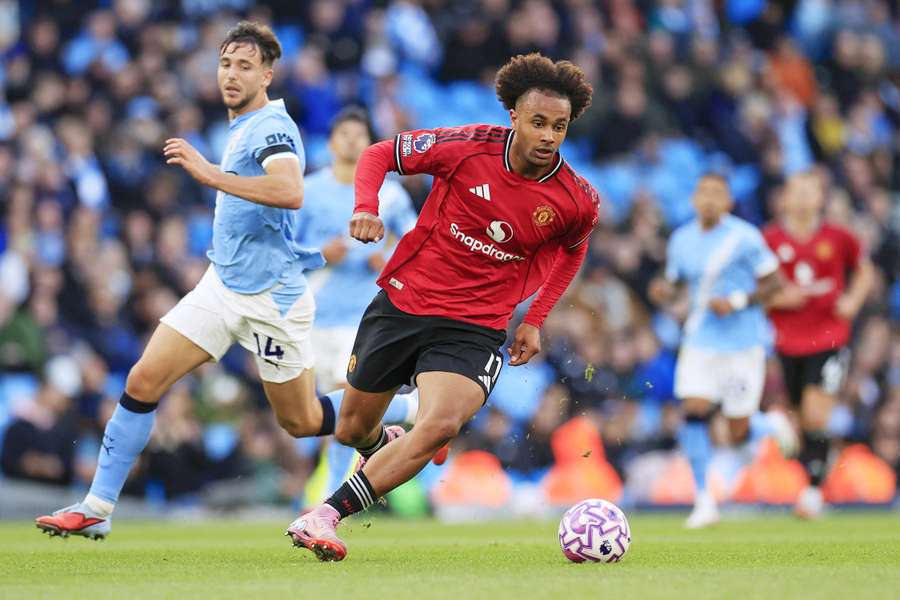 Zirkzee thất vọng vì không được trọng dụng