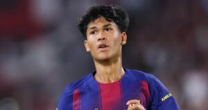 Hansi Flick vỡ mộng khi Dro Fernandez rời Barcelona Sang PSG